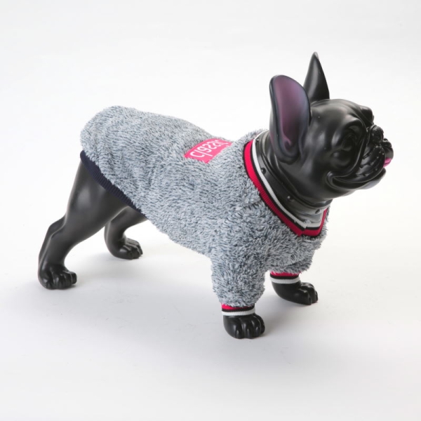 Myk hundegenser Grå/Blå ➤ God og myk genser til din hund Perfekt om høsten eller som ekstra lag på vinteren ➤ Strikk rundt framben. «classic» logo på ryggen