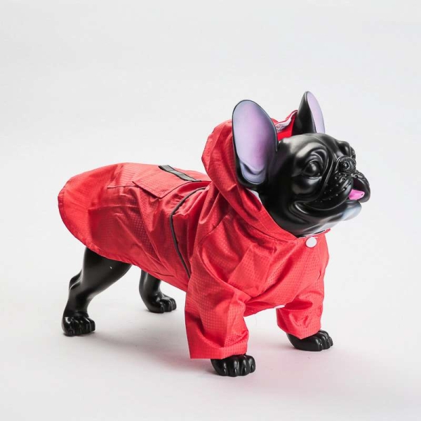 ✅ Flott oransje regndekken til hund. Denne regntette frakken beskytter hunden mot det kalde regnet. Hundedekken har flere praktiske funksjoner som gjør turen bedre for deg og din hund. Lomme på rygg Trykknapper Praktisk hette Refleks - regnfrakk til hund