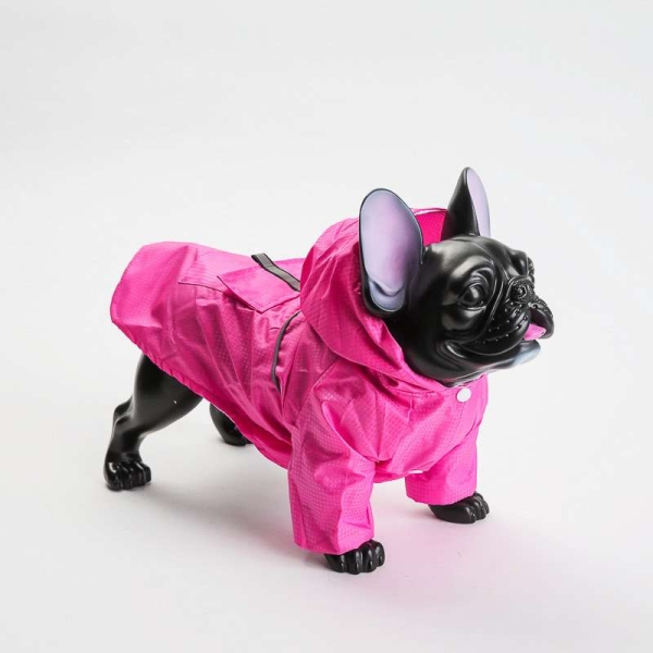 ✅ Flott oransje regndekken til hund. Denne regntette frakken beskytter hunden mot det kalde regnet. Hundedekken har flere praktiske funksjoner som gjør turen bedre for deg og din hund. Lomme på rygg Trykknapper Praktisk hette Refleks - regnfrakk til hund