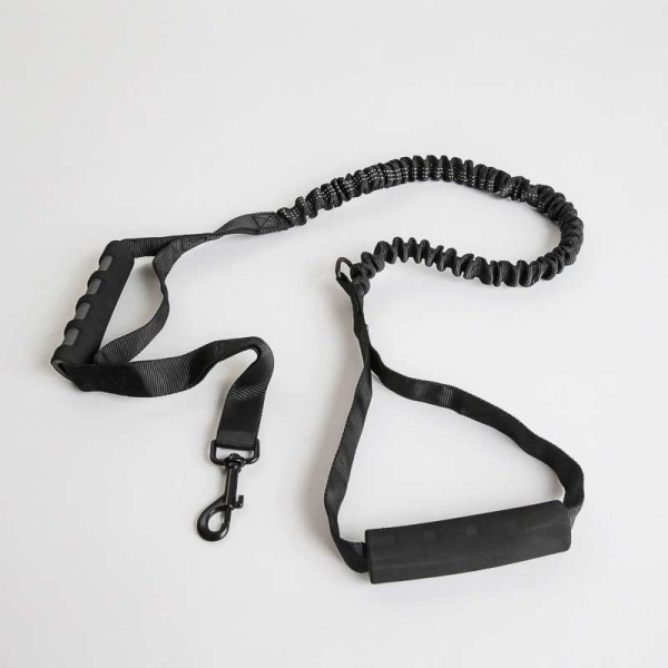 ➤ Tohåndsgrep elastisk treningskobbel ➤ Svart. Elastisk hundebånd 110 - 170 cm med sylinderformet håndtak designet for å gi deg et ekstra godt grep.