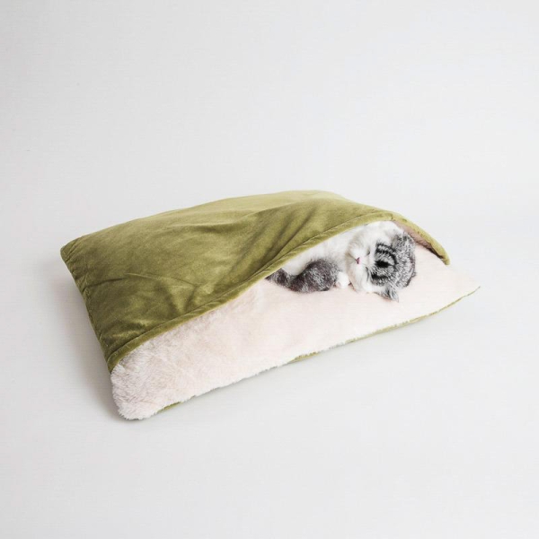 En komfortabel hundeseng for små hunder. Denne type seng kalles ofte for cavebed. Liten hule under en lomme hunden kan krype inn, Tykk og god pute, Kunstpels, Kjæledyr, salg på varer til kjæledyr