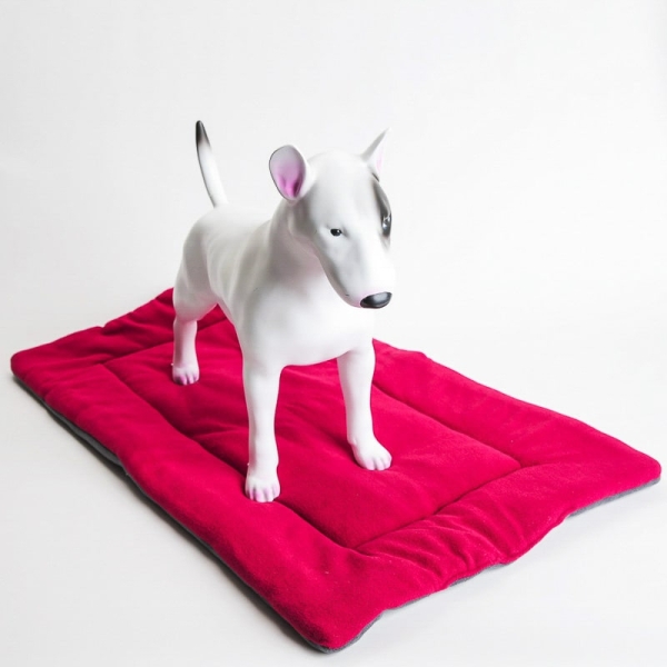 ➤ Myk og god hundemadrass / burmadrass i fleece stoff ➤➤ Perfekt som burmadrass eller hundeteppe. Kommer i mange størrelser. Kan vaskes i vaskemaskin