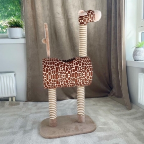 Klorestativ katt, kattestativ, kattehus, kattemøbel, kloremøbel katt, kattetre, klatrestativ katt, giraff kattehus, giraff kattestativ, kattestativ med hule
